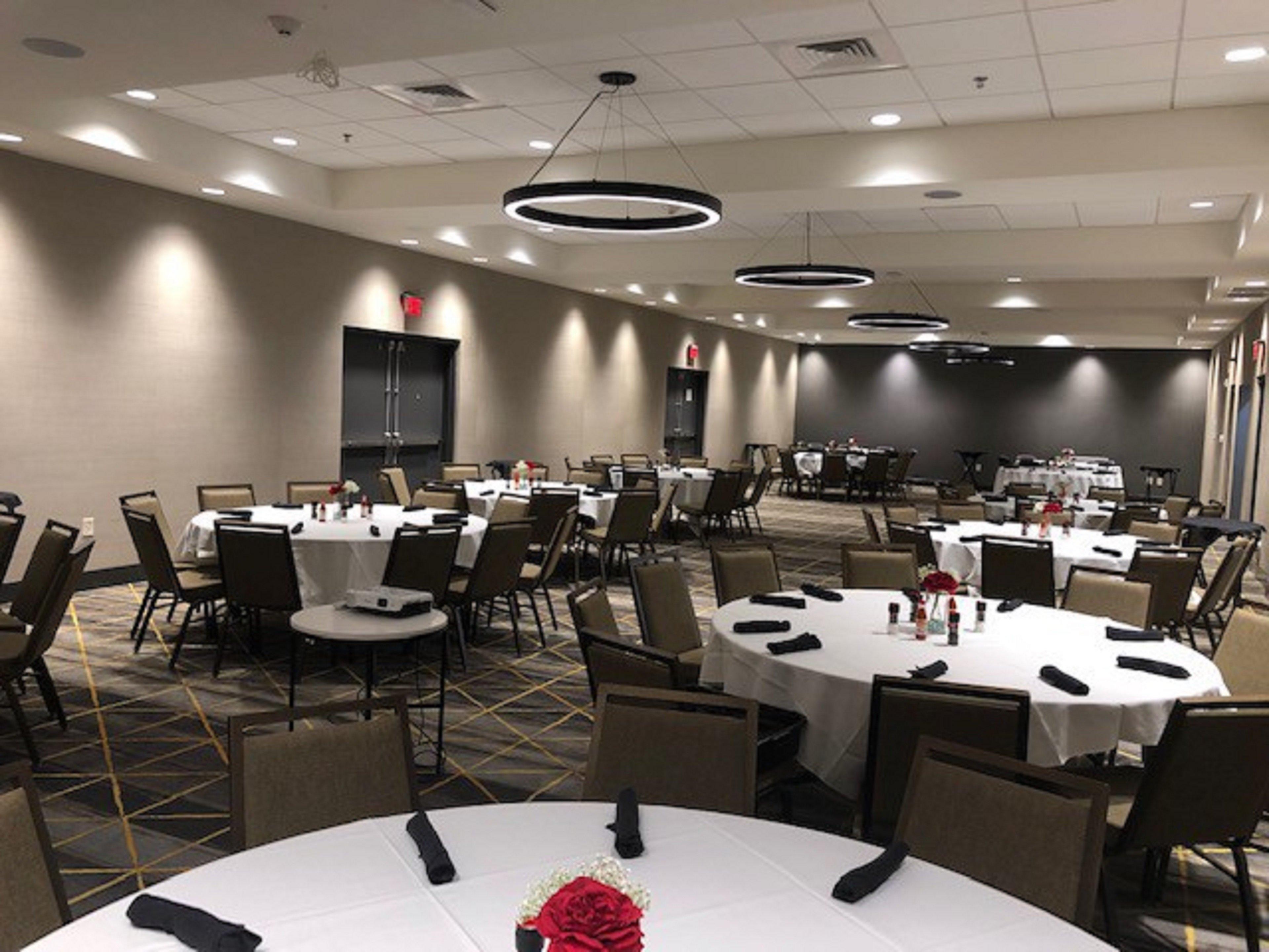 Holiday Inn & Suites - Fayetteville W-Fort Bragg Area By Ihg Zewnętrze zdjęcie